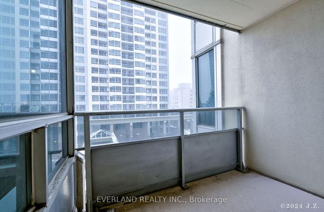 412 - 8 Rean Dr, Condo with 2 bedrooms, 2 bathrooms and 1 parking in Toronto ON | Image 13