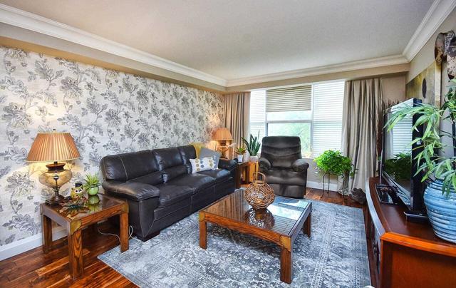 302 - 250 Davis Dr, Condo with 2 bedrooms, 2 bathrooms and 2 parking in Newmarket ON | Image 16