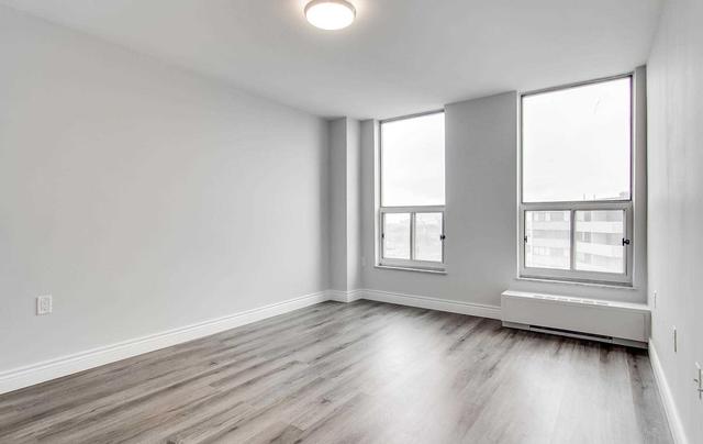 1401 - 130 Neptune Dr, Condo with 3 bedrooms, 2 bathrooms and 1 parking in Toronto ON | Image 19