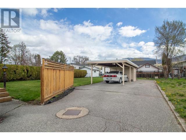 215 Sadler Road, House detached with 4 bedrooms, 1 bathrooms and 1 parking in Kelowna BC | Image 23