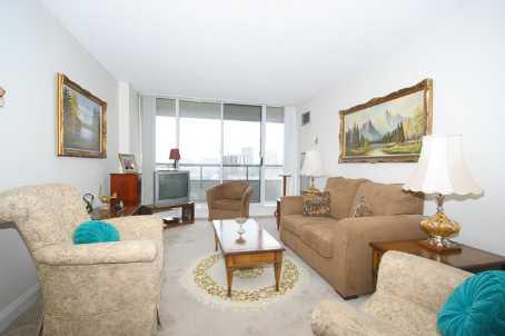 1004 - 24 Hanover Rd, Condo with 2 bedrooms, 2 bathrooms and 1 parking in Brampton ON | Image 5