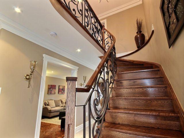 410 Cunningham Dr, House detached with 4 bedrooms, 4 bathrooms and 4 parking in Vaughan ON | Image 7