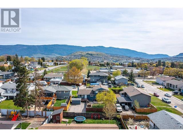 1209 36 Avenue, House detached with 3 bedrooms, 2 bathrooms and 2 parking in Vernon BC | Image 40