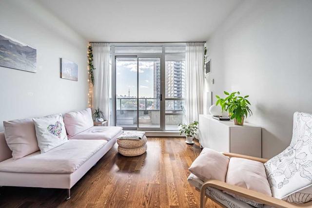 709 - 500 St Clair Ave W, Condo with 1 bedrooms, 1 bathrooms and 0 parking in Toronto ON | Image 2