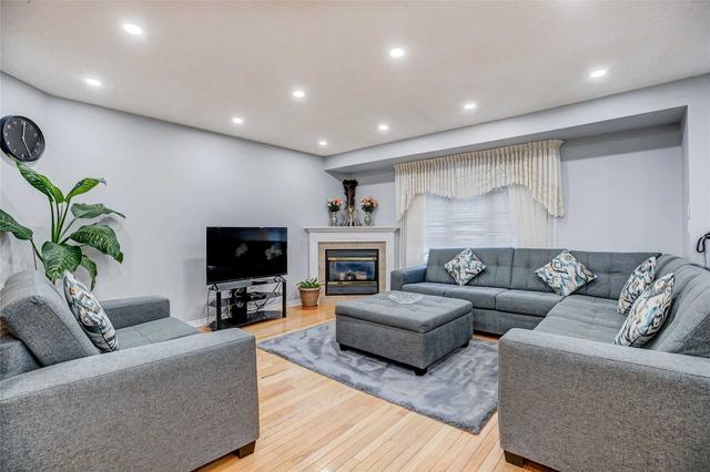 2086 Springdale Rd, House detached with 4 bedrooms, 4 bathrooms and 3 parking in Oakville ON | Image 39