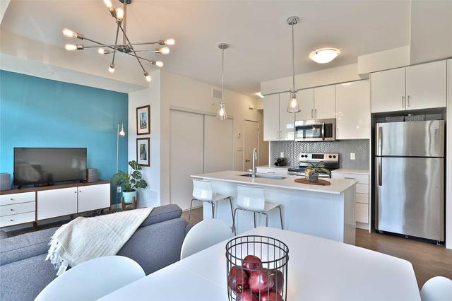Th10 - 51 Florence St, Townhouse with 2 bedrooms, 2 bathrooms and 1 parking in Toronto ON | Image 2