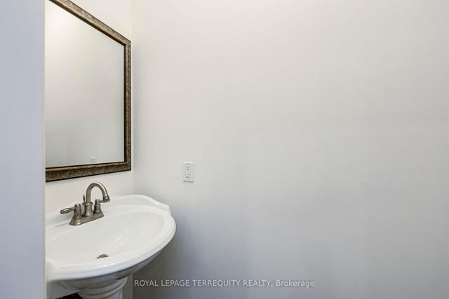 329 Lippincott St, House detached with 4 bedrooms, 4 bathrooms and 2 parking in Toronto ON | Image 3