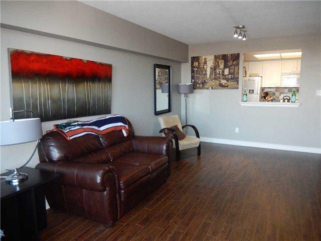 212 - 1001 Cedarglen Gate, Condo with 2 bedrooms, 2 bathrooms and 1 parking in Mississauga ON | Image 5