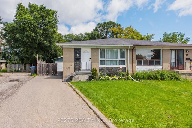34 Northwood Dr, House semidetached with 2 bedrooms, 2 bathrooms and 1 parking in Brampton ON | Image 1