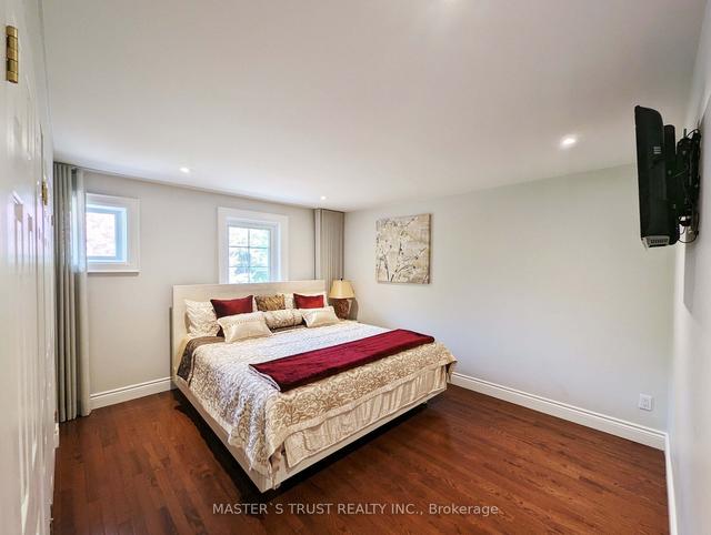 172 Fairlawn Ave, House semidetached with 2 bedrooms, 3 bathrooms and 1 parking in Toronto ON | Image 14
