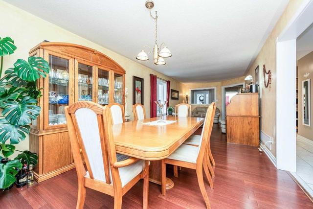 45 Ravenscliffe Crt, House detached with 3 bedrooms, 4 bathrooms and 4 parking in Brampton ON | Image 2