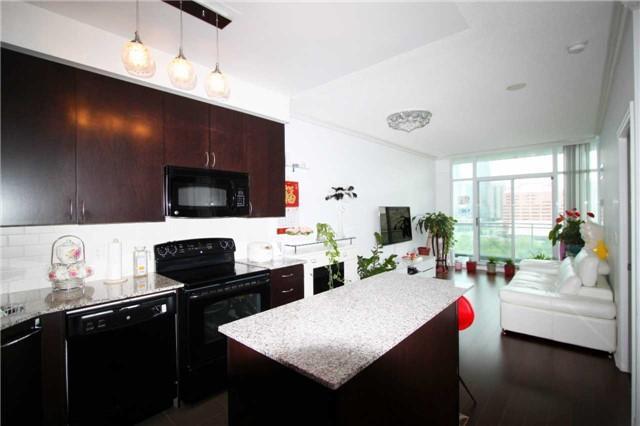 1004 - 223 Webb Dr, Condo with 1 bedrooms, 1 bathrooms and 1 parking in Mississauga ON | Image 2