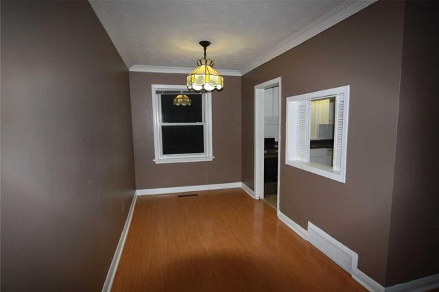 176 Cocksfield Ave, House detached with 3 bedrooms, 2 bathrooms and 5 parking in Toronto ON | Image 4