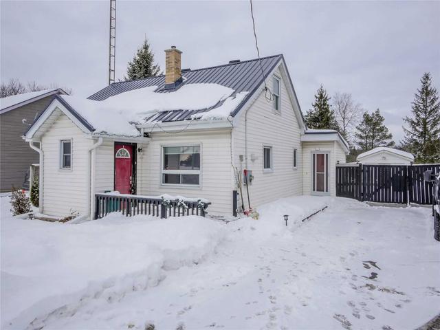 4876 90 County Rd, House detached with 3 bedrooms, 1 bathrooms and 6 parking in Springwater ON | Image 11