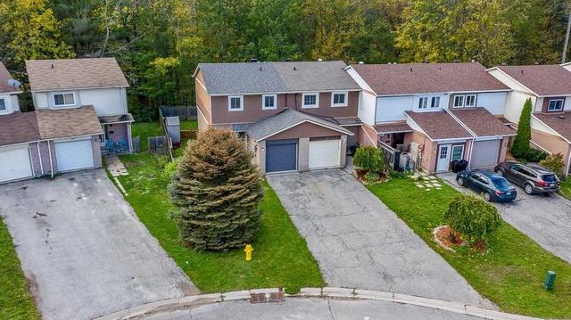 67 Burns Circ, House attached with 3 bedrooms, 1 bathrooms and 3 parking in Barrie ON | Image 1