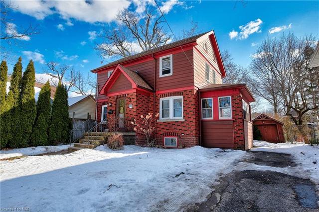 5128 Rosedale Drive, House detached with 3 bedrooms, 1 bathrooms and 1 parking in Niagara Falls ON | Image 2