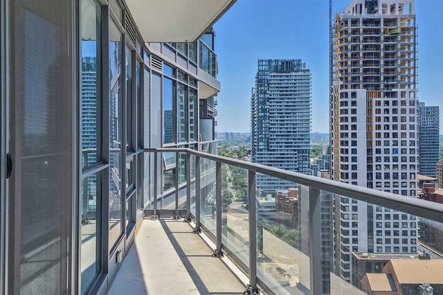 2502 - 30 Roehampton Ave, Condo with 2 bedrooms, 2 bathrooms and 1 parking in Toronto ON | Image 9