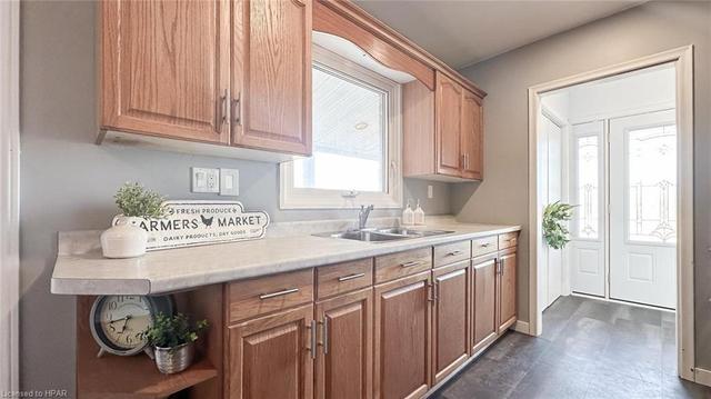 85229 Bluewater Hwy 21, House detached with 3 bedrooms, 2 bathrooms and 8 parking in Ashfield Colborne Wawanosh ON | Image 34