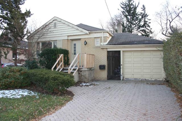 49 Mcallister Rd S, House detached with 2 bedrooms, 1 bathrooms and 2 parking in Toronto ON | Image 3