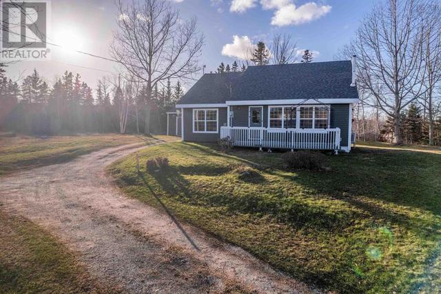 54 Riverside Drive, House detached with 3 bedrooms, 1 bathrooms and null parking in Cape Breton NS | Image 2