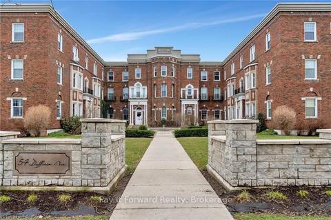 5 - 54 Dufferin Ave, Condo with 2 bedrooms, 1 bathrooms and 1 parking in Brantford ON | Card Image