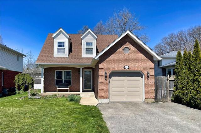 3361 Cardinal Drive, House detached with 3 bedrooms, 2 bathrooms and 3 parking in Niagara Falls ON | Image 12