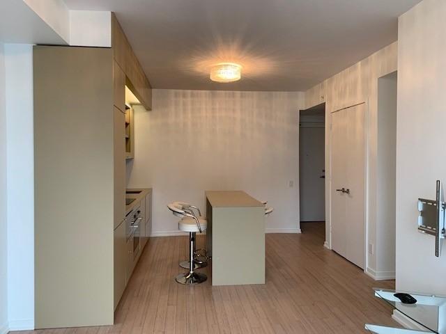 3612 - 101 Peter St, Condo with 1 bedrooms, 1 bathrooms and 1 parking in Toronto ON | Image 3