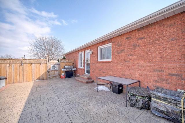 831 Battell Crt, House detached with 3 bedrooms, 2 bathrooms and 5 parking in Cobourg ON | Image 30