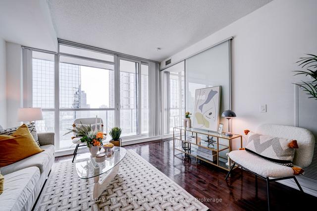ph403 - 770 Bay St, Condo with 1 bedrooms, 1 bathrooms and 1 parking in Toronto ON | Image 5