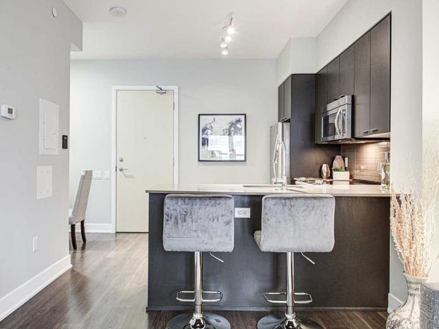 607 - 30 Roehampton Ave, Condo with 1 bedrooms, 1 bathrooms and 0 parking in Toronto ON | Image 16