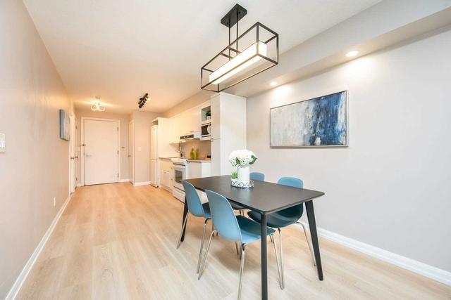715 - 111 Elizabeth St, Condo with 1 bedrooms, 1 bathrooms and 0 parking in Toronto ON | Image 2
