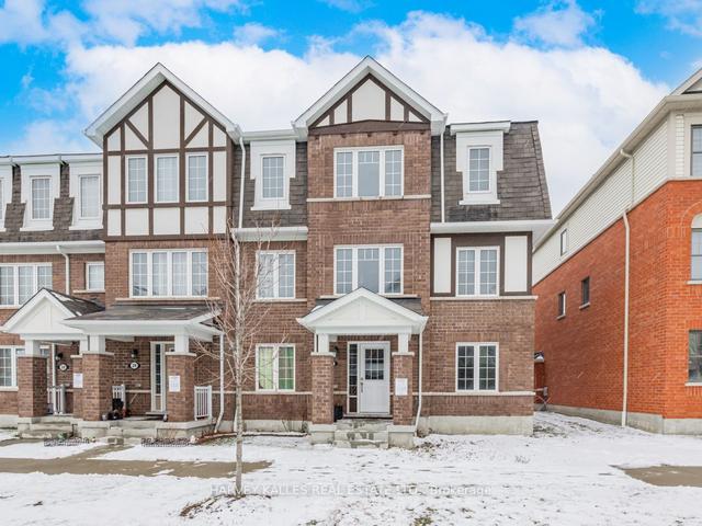 26 Bluegill Cres, House attached with 4 bedrooms, 4 bathrooms and 3 parking in Whitby ON | Image 1