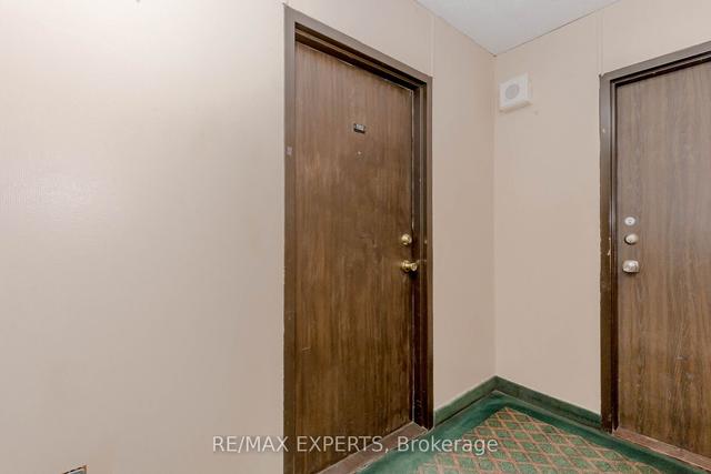 1902 - 330 Dixon Rd, Condo with 2 bedrooms, 1 bathrooms and 1 parking in Toronto ON | Image 31