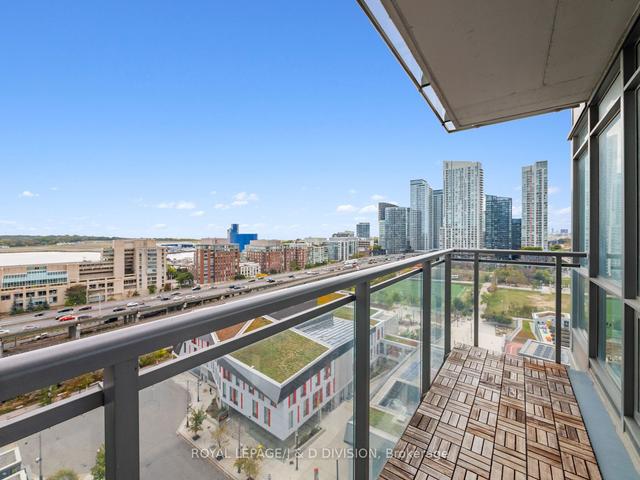 1812 - 15 Fort York Blvd, Condo with 2 bedrooms, 2 bathrooms and 1 parking in Toronto ON | Image 5