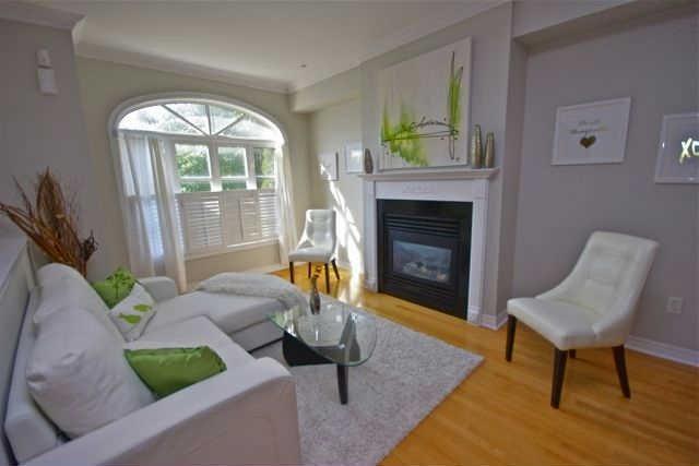 th #7 - 114 Evans Ave, Townhouse with 2 bedrooms, 2 bathrooms and 2 parking in Toronto ON | Image 2