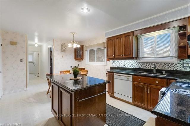 916 Farnham Rd, House detached with 4 bedrooms, 3 bathrooms and 4 parking in London ON | Image 4