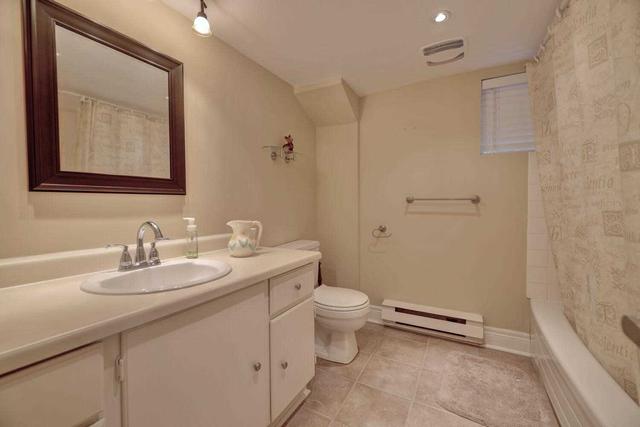 10 Sunnybrook Rd, House detached with 2 bedrooms, 2 bathrooms and 3 parking in Toronto ON | Image 13