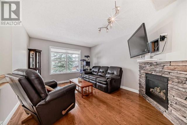 163 Eversyde Circle Sw, House detached with 4 bedrooms, 2 bathrooms and 2 parking in Calgary AB | Image 6