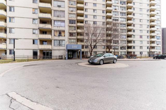 2206 - 320 Dixon Rd, Condo with 2 bedrooms, 1 bathrooms and 1 parking in Toronto ON | Image 12