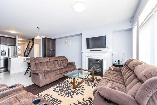 82 Finegan Circ, House attached with 3 bedrooms, 3 bathrooms and 3 parking in Brampton ON | Image 26