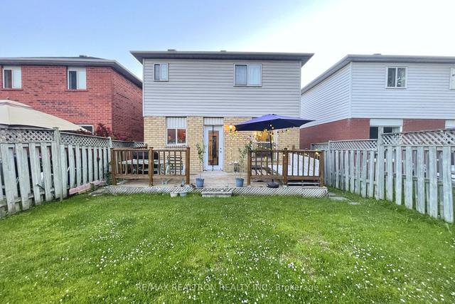 1541 Fieldgate Dr, House detached with 3 bedrooms, 2 bathrooms and 5 parking in Oshawa ON | Image 18