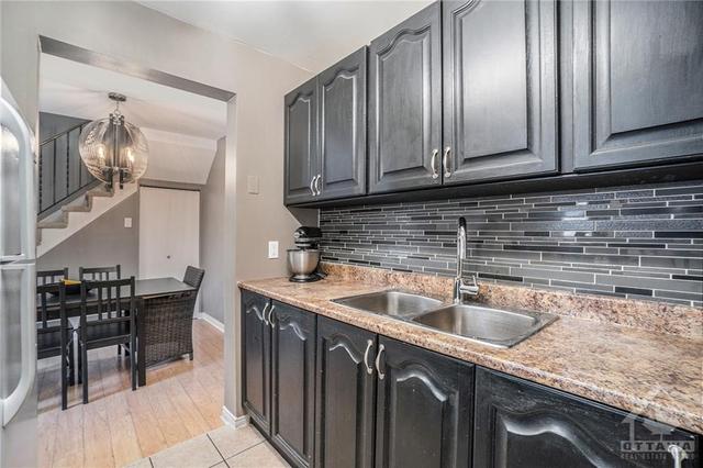 2610 Draper Avenue, Townhouse with 3 bedrooms, 2 bathrooms and 1 parking in Ottawa ON | Image 13