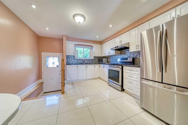 71 Ardgowan Cres, House detached with 4 bedrooms, 3 bathrooms and 2 parking in Toronto ON | Image 4