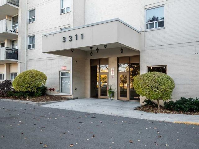602 - 3311 Kingston Rd, Condo with 2 bedrooms, 1 bathrooms and 1 parking in Toronto ON | Card Image