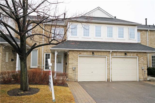 80 Heathcliffe Sq, Townhouse with 2 bedrooms, 3 bathrooms and 1 parking in Brampton ON | Image 1