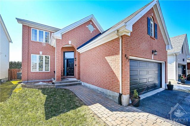 867 Como Crescent, House detached with 4 bedrooms, 3 bathrooms and 6 parking in Ottawa ON | Image 1