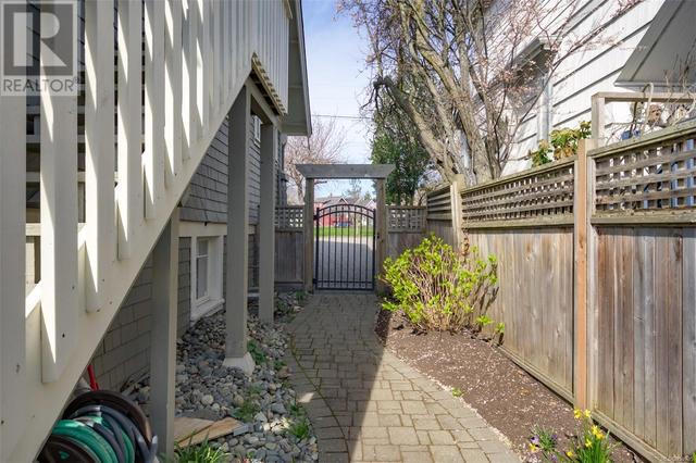 163 Bushby St, House detached with 5 bedrooms, 2 bathrooms and 2 parking in Victoria BC | Image 49