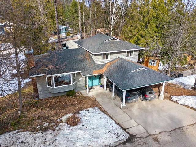 2740 Tamarack Avenue, House detached with 4 bedrooms, 3 bathrooms and 2 parking in Rossland BC | Image 55