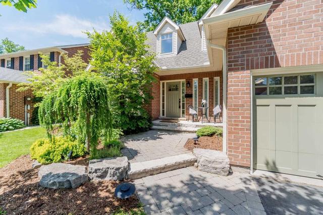 1293 Old Bridle Path, House detached with 4 bedrooms, 4 bathrooms and 2 parking in Oakville ON | Image 2