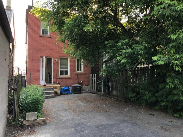 773 Lansdowne Ave, House detached with 4 bedrooms, 2 bathrooms and 4 parking in Toronto ON | Image 4
